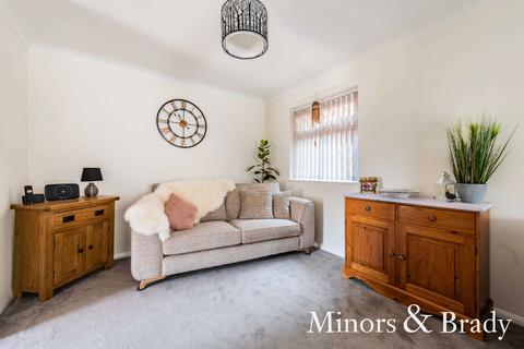 2 Aubretia Close, Lowestoft, NR33 9QN
