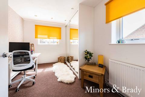 2 Aubretia Close, Lowestoft, NR33 9QN