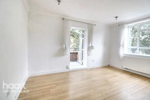 undefined, Kingswood Estate, LONDON