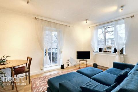 1 bedroom flat for sale, Kingswood Estate, LONDON