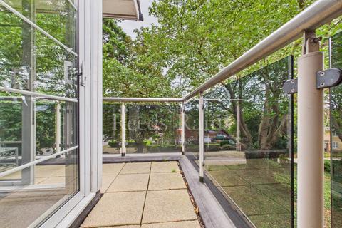 11 Maplehurst Close, Dartford, DA2 7WX