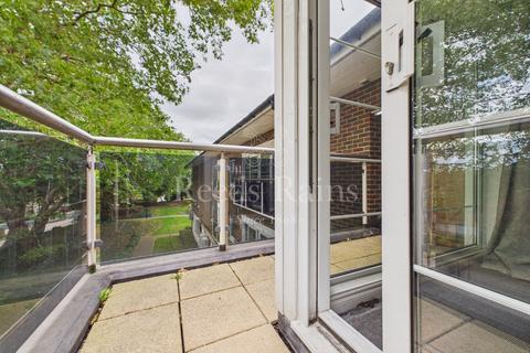 11 Maplehurst Close, Dartford, DA2 7WX