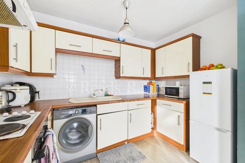 11 Maplehurst Close, Dartford, DA2 7WX