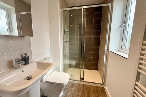 4 bedroom detached house to rent, Carsington Drive, Tunstall ST6