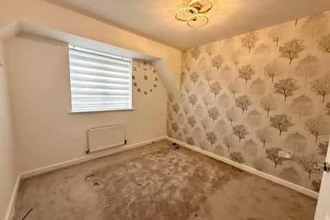 4 bedroom detached house to rent, Carsington Drive, Tunstall ST6