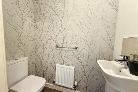 4 bedroom detached house to rent, Carsington Drive, Tunstall ST6