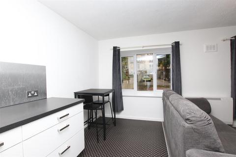 Studio to rent, Bedford Court, Bath BA1