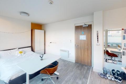 Studio to rent, Upper Parliament Street, Nottingham NG1