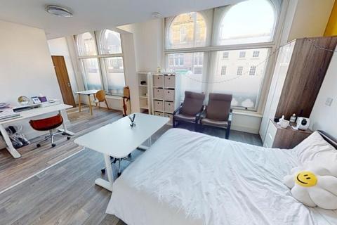 Studio to rent, Upper Parliament Street, Nottingham NG1