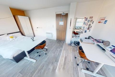 Studio to rent, Upper Parliament Street, Nottingham NG1