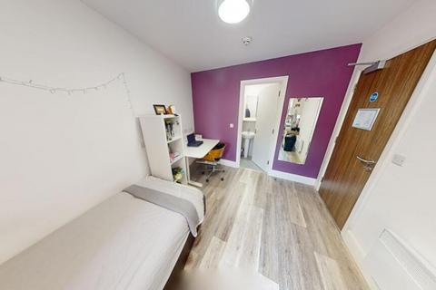 Studio to rent, Upper Parliament Street, Nottingham NG1