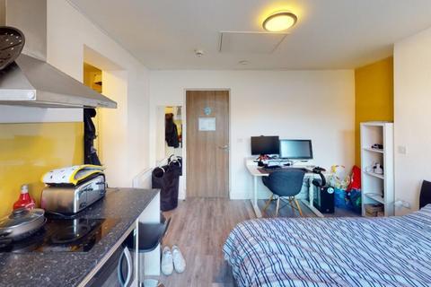 Studio to rent, Upper Parliament Street, Nottingham NG1