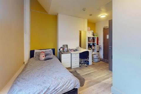 Studio to rent, Upper Parliament Street, Nottingham NG1