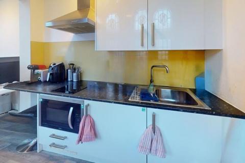 Studio to rent, Upper Parliament Street, Nottingham NG1