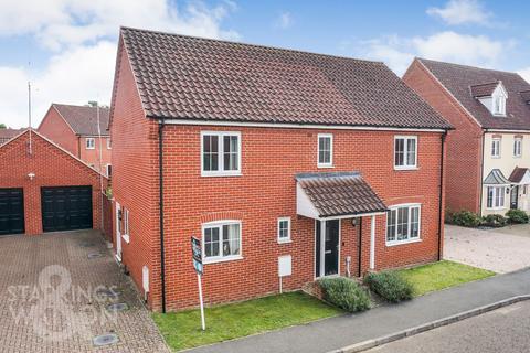4 bedroom detached house for sale, Simpson Way, Wymondham, Norwich