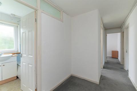 57/4 Firrhill Drive, Edinburgh, EH13 9EU