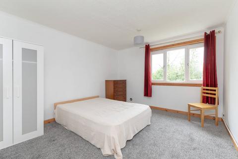 57/4 Firrhill Drive, Edinburgh, EH13 9EU