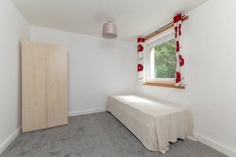 57/4 Firrhill Drive, Edinburgh, EH13 9EU