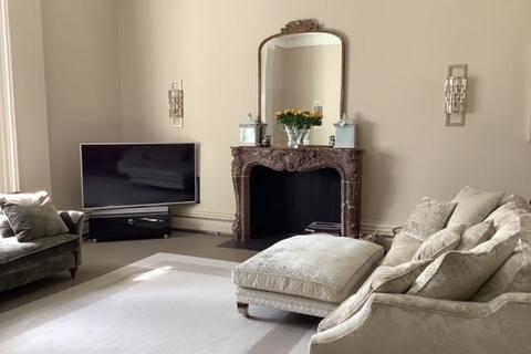 undefined, Honeypot Lane , Stock, CM4
