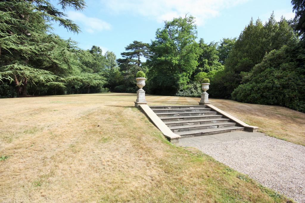 Communual Grounds