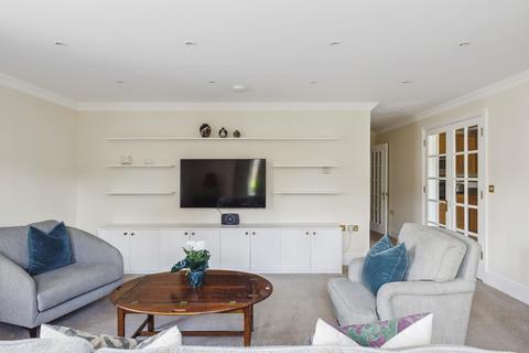 2 bedroom retirement property for sale, Evesham Road, Stow on the Wold, Cheltenham, Gloucestershire, GL54