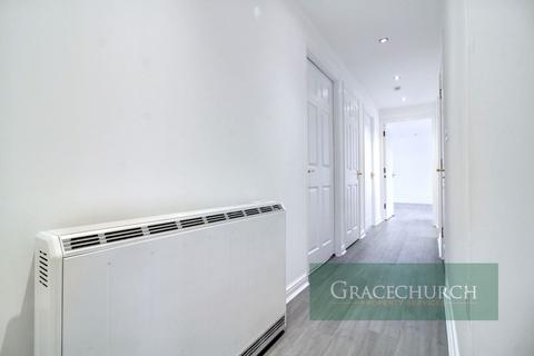 2 bedroom flat for sale, Burrows Chase, Waltham Abbey EN9