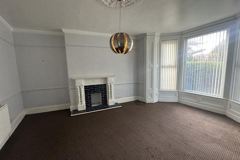 3 bedroom flat for sale, Park Crescent, Llanfairfechan, Conwy, LL33