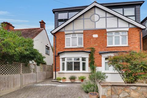 46 Vale Road, Claygate, Esher, KT10 0NJ