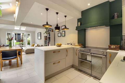 46 Vale Road, Claygate, Esher, KT10 0NJ