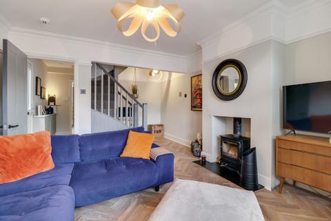 46 Vale Road, Claygate, Esher, KT10 0NJ