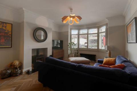 46 Vale Road, Claygate, Esher, KT10 0NJ