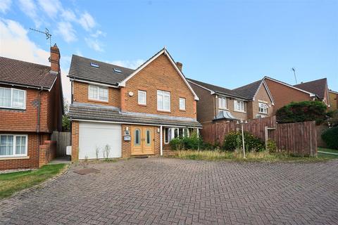 5 bedroom detached house for sale, Five Fields Close, Watford