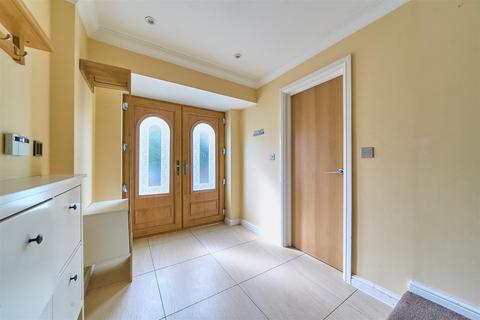 5 bedroom detached house for sale, Five Fields Close, Watford
