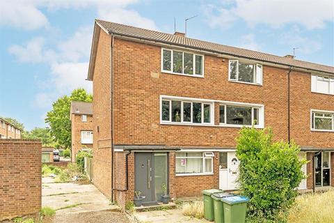 2 bedroom maisonette for sale, Lyme Farm Road, London SE12