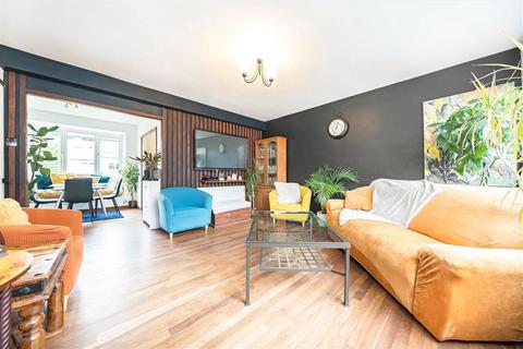 2 bedroom maisonette for sale, Lyme Farm Road, London SE12