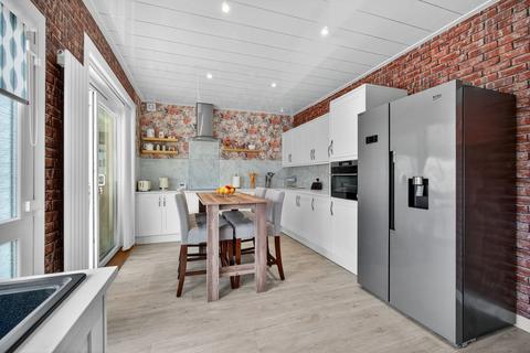 24 St. Cuthberts Road, Prestwick, KA9 2EB