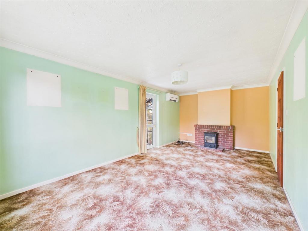 Living Room.jpg