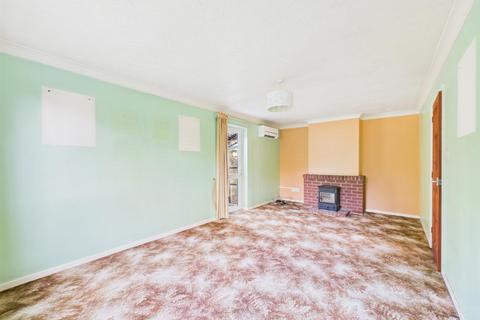 2 bedroom detached bungalow for sale, Park Road, Gressenhall