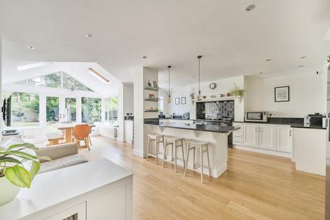 4 bedroom detached house for sale, Finchampstead Road, Berkshire RG40