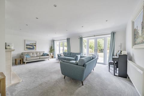 4 bedroom detached house for sale, Finchampstead Road, Berkshire RG40