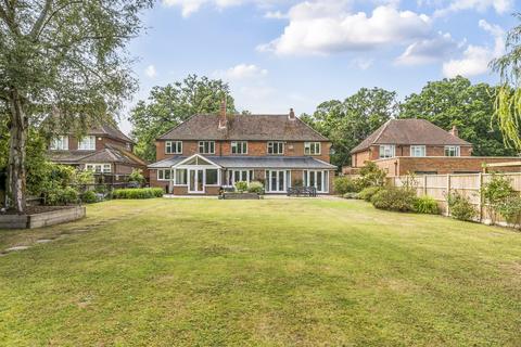 4 bedroom detached house for sale, Finchampstead Road, Berkshire RG40