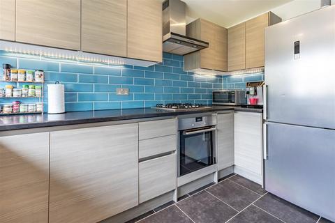 59 Lower Swaines, Epping, CM16 5ES