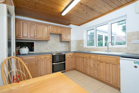 4 bedroom detached house for sale, Dunvegan Close, Kenilworth, CV8