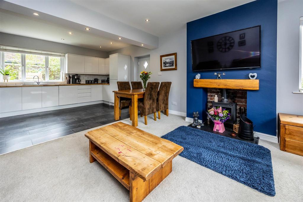 LIVING & DINING KITCHEN
