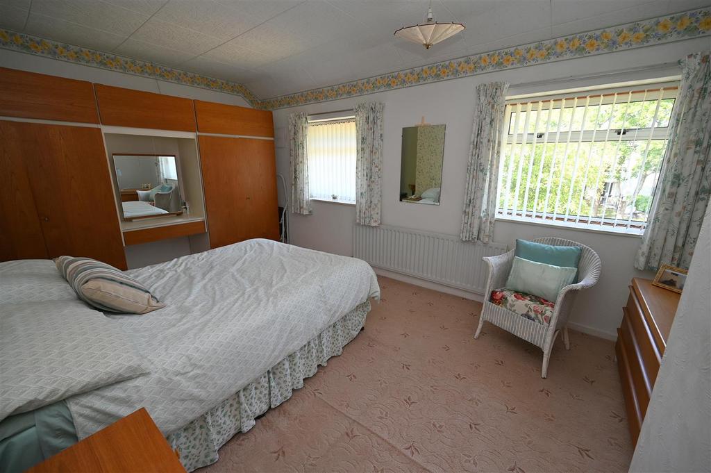 Bedroom1.1.JPG