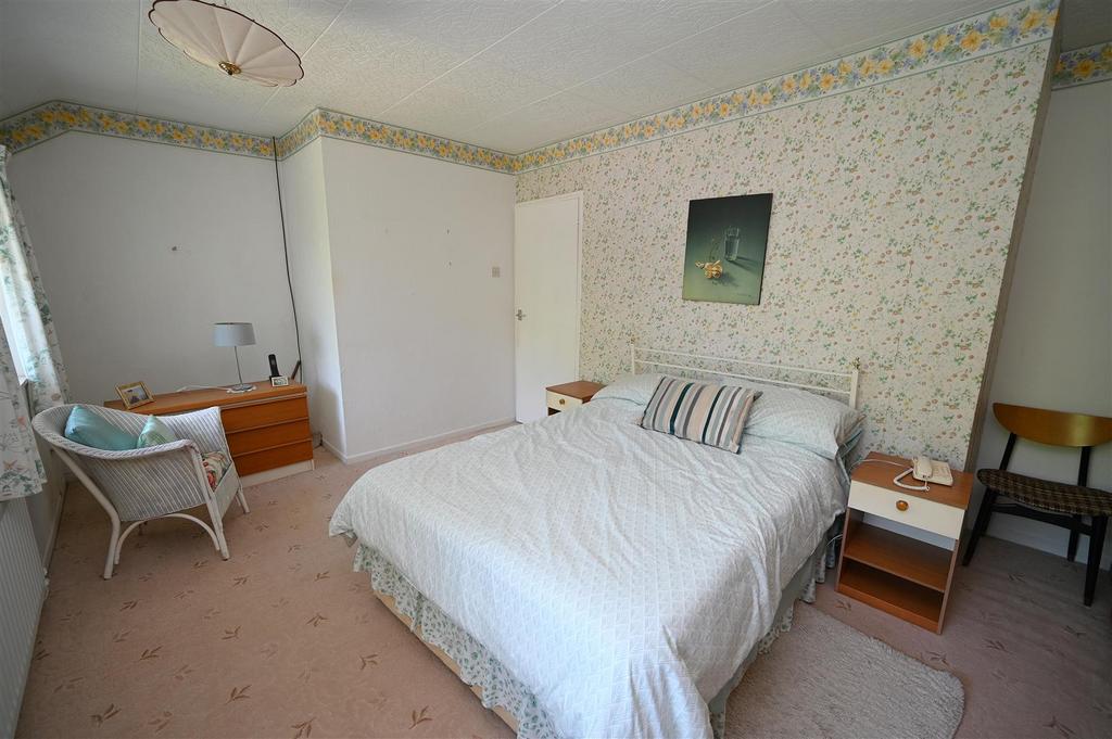 Bedroom1..JPG