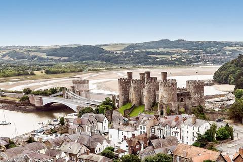 5 bedroom semi-detached house for sale, High Street, Conwy, LL32