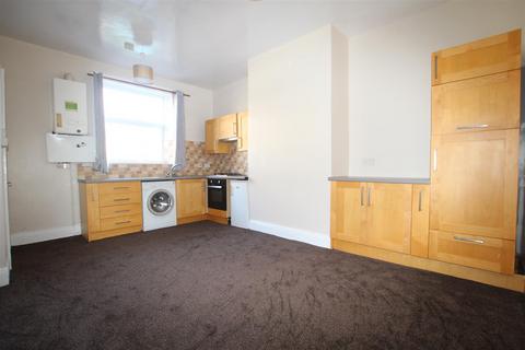 1 bedroom townhouse to rent, Alice Street, Cleckheaton