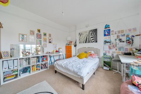196 Adelaide Avenue, London, SE4 1JN