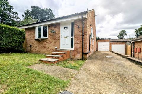 16 Dudley Close, Whitehill, Bordon, GU35 9PY